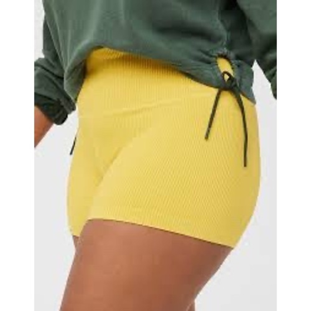 OFFLINE  Shorts High Waisted Athletic Yellow Size‎ M